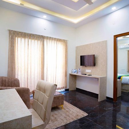 Treebo Galaxy Kings Suites, Hebbal Bangalore Exterior photo