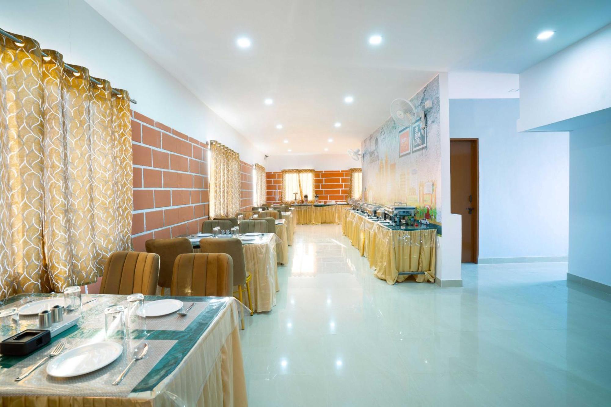 Treebo Galaxy Kings Suites, Hebbal Bangalore Exterior photo