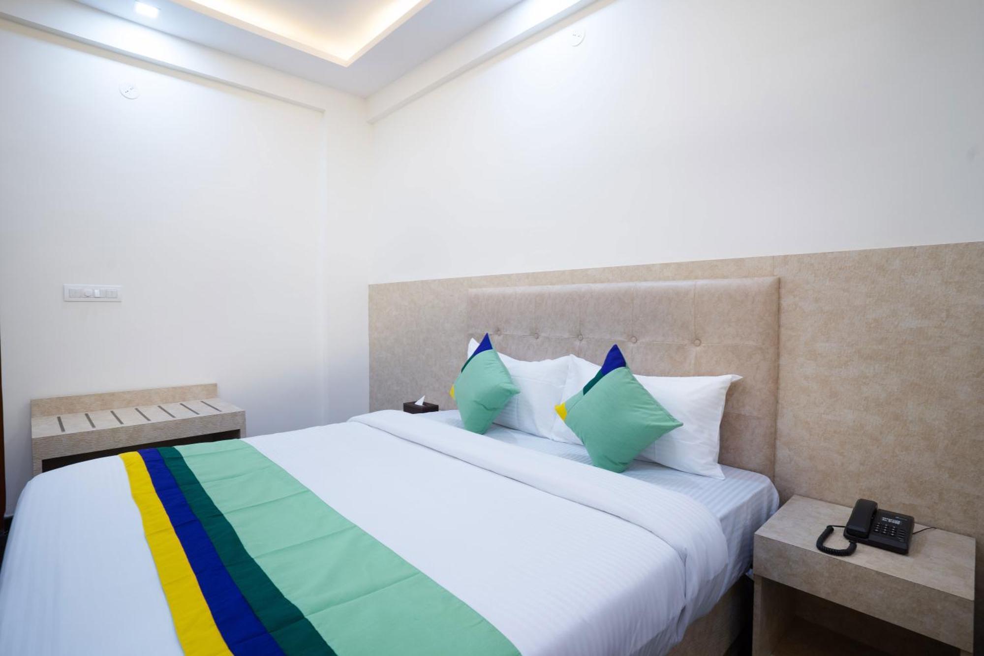 Treebo Galaxy Kings Suites, Hebbal Bangalore Exterior photo