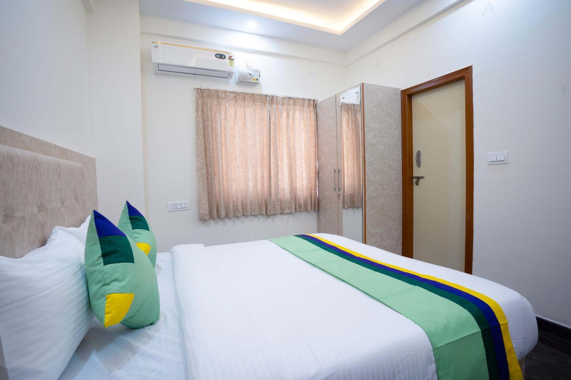 Treebo Galaxy Kings Suites, Hebbal Bangalore Exterior photo