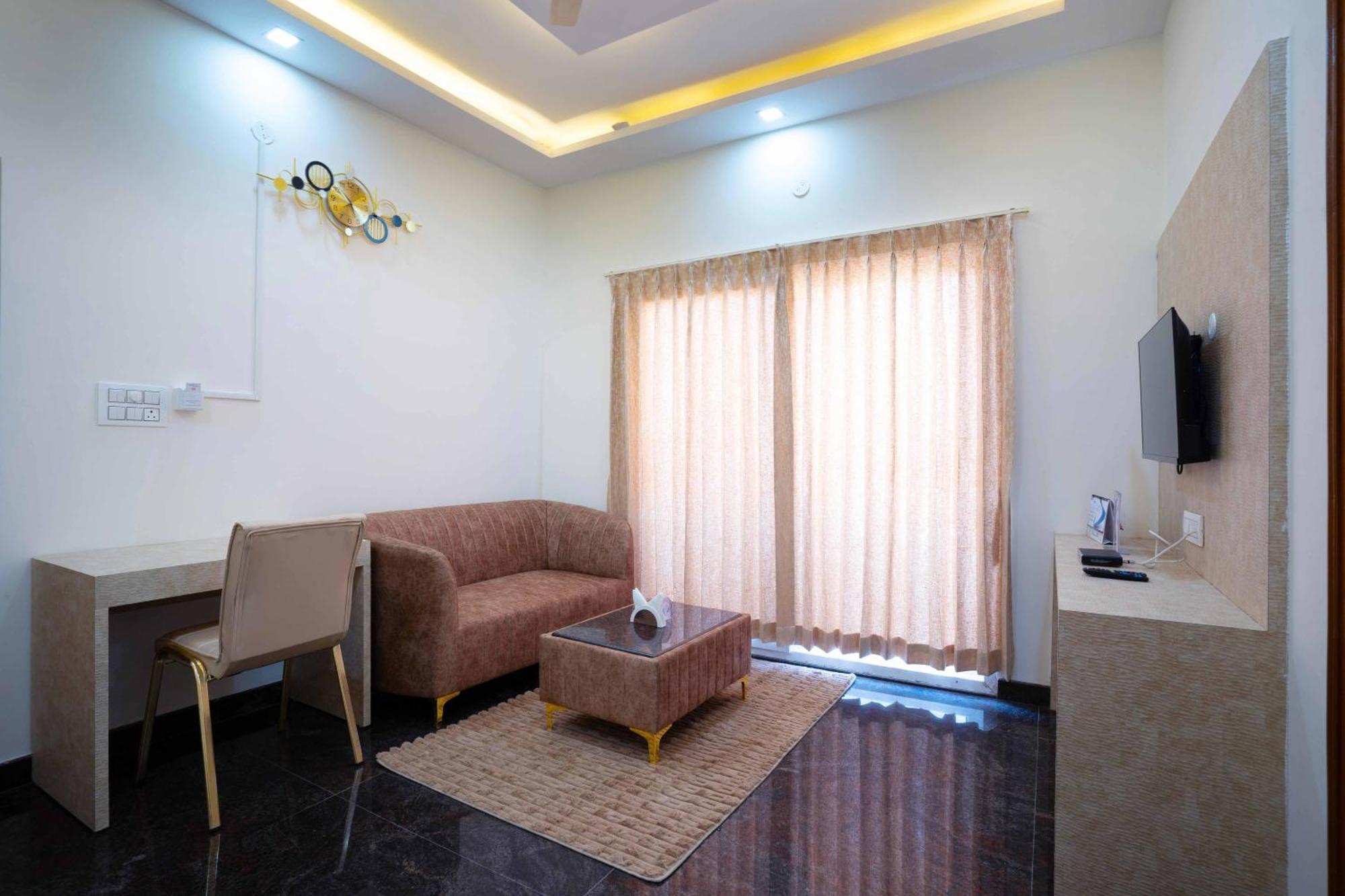 Treebo Galaxy Kings Suites, Hebbal Bangalore Exterior photo